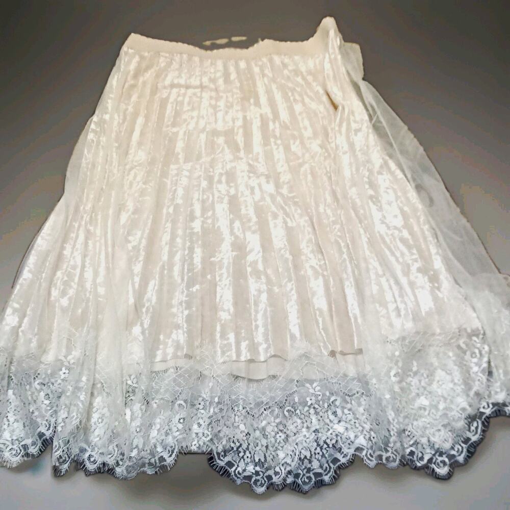 Studio West Women's Long Pleated Skirt Ivory Floral Lace Hem XL Velour Lining